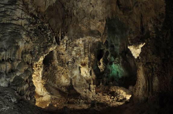 O belíssimo e enorme salão principal da caverna em Carlsbad Caverns National Park, no sul do Novo México, nos Estados Unidos